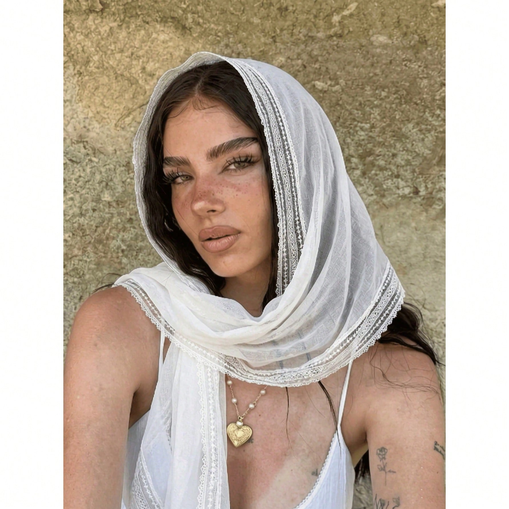 Pieza Pañuelo cuadrado elegante de unicolor con ribete de encaje para mujer, versátil para usar como tocado, chal y accesorio para el cabello, adecu
