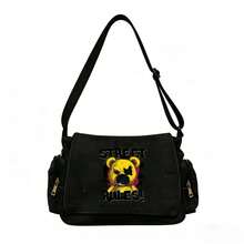 街头规则熊印花斜挎包，大容量黑色帆布单肩包，适合街头爱好者和日常通勤。 - 彩色 - 查看 1