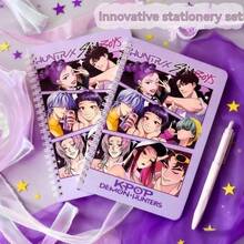 Bộ văn phòng phẩm 5 món/1 bộ, phong cách K-Pop, bao gồm bút, sổ tay, thước kẻ và huy hiệu, đồ dùng học tập thiết thực, phần thưởng cho học sinh, quà tặng nhỏ, quà lưu niệm sinh nhật, quà tặng cho người hâm mộ, quà tặng cho gia đình và bạn bè (Kiểu ngẫu nhiên) - Nhiều màu - Xem 5