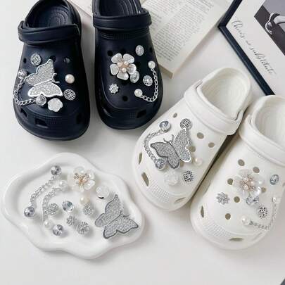 Bộ phụ kiện giày clog khoét rỗng, bao gồm dây chuyền ngọc trai, hình thỏ, hình bánh quy trang trí giày, phụ kiện trang trí giày đa năng.