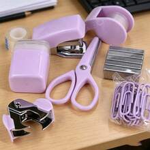 一套迷你办公用品 - 包括订书机、剪刀、起钉器、订书钉、胶带座、卷笔刀、回形针 - 小巧便携，适合圣诞节、春节、教师节、万圣节、复活节、国庆节、儿童节、生日、旅行纪念品、毕业典礼、聚会、送给年轻人、情侣、同事、朋友、孩子、同学、导师等。 - 訂書機套裝 - 查看 6