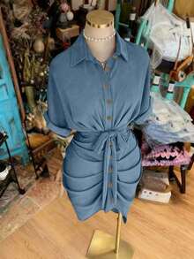 Vestido camisa de manga corta con cuello, abotonadura sencilla y cintura con lazo - Niebla azul - Ver 5