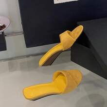 Elegant Faux Suede Wedge Slides Women Summer Platform Mules Sandals  Open Toe Beach Wear Casual Street Style Footwear Fashionable High Heel Sandals Stylish Minimalist Aesthetic Slip On Shoes Lightweight Non Slip Sole Daily Comfort Walking Sandals  Summer Street Wear Essential Chic Minimalist Style Summer Outfit Accessory Versatile Footwear For Pool Party Beachside Vacation Essential Comfortable Platform Mules For All Day Wear Soft Supportive Design Fashion Forward Statement Shoes  Summer Essentials For Women Comfortable High Wedge Sandals Effortless Style Easy To Slip On Casual Daily Sandals Fashionable Summer Beach Must Have Footwear  Minimalist Design Aesthetic Wedge Sandals Comfortable Casual Slides For Women  Summer Fashion Sandals Stylish Wedge Slides For Daily Casual Wear - 紅色 - 查看 8