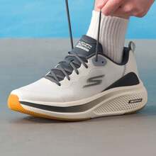 Skechers Sepatu Lari Pria, Anti Selip, Tahan Aus, Nyaman, Peredam Guncangan GO RUN ELEVATE 2.0 Sepatu Lari Pria 220851-WGY - 220851-WGY - View 5