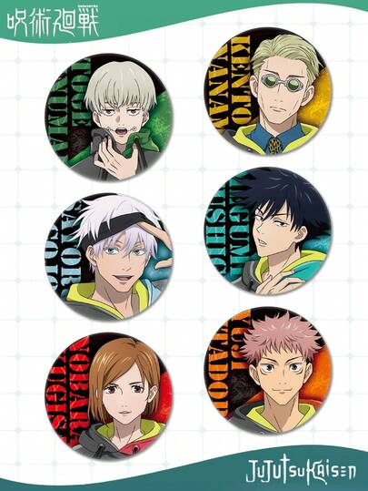 Jujutsu Kaisen 1枚双面闪光动漫徽章，图案包含五条悟、夏油、七海、惠、悠仁、东治等动漫角色，背景为彩色英文文字，适合作为情侣配饰、学生背包装饰、包包挂饰、朋友礼物、动漫情侣装扮装饰，也可用于情人节、万圣节、节日、角色扮演、收藏、纪念品等场合。