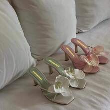 Romantic 3D Floral Sandals Women Summer Sexy Thong High Heels Kitten Heel Mules Open Toe Slip On Slides Lightweight Comfortable Non Slip Footwear Outdoor Walking Shoes Casual All Match Fashionable Vacation Essentials Cruise Wear Wedding Guest Slippers  Boho Aesthetic Breathable Soft Sole High Sandals Summer Fashion Indoor Outdoor Use Pool Slides Water Resistant Durable Material Stylish Summer Party Sandals Wide Width Friendly Comfortable Daily Wear Slides Chic Flower Design Sandals Designer Style Summer Heels Lightweight Travel Gear Fashionable Open Toe Slippers Gift For Friend Sister Mother  Summer Collection Beach Party Essentials Flower Sandals Floral Applique High Heel Flip Flops Comfort Walking Shoes Romantic Vacation Style Sandal Set Breathable Soft Stiletto Slippers Casual Outdoor Slides Anti Chafing Slides Elegant Footwear Women High Heels Dressy Sandals For Summer Brunch Outfits Garden Wedding Shoes Feminine Style Slides High Quality Material Comfort Shoes Big Flow - 酒紅色升級版 - 查看 1