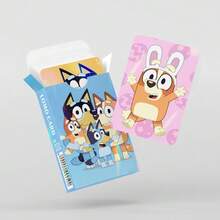 Bluey 全新2026布鲁伊激光卡片来啦！汇集众多人气IP角色，采用超萌布鲁伊家族设计，并运用激光技术打造闪亮特效。一盒内含多种图案，随机发货，惊喜不断！ - 彩色 - 查看 6