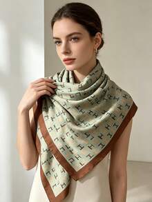 绿色字母印花缎面围巾，优雅时尚的女士办公服饰 - 綠色 - 查看 5