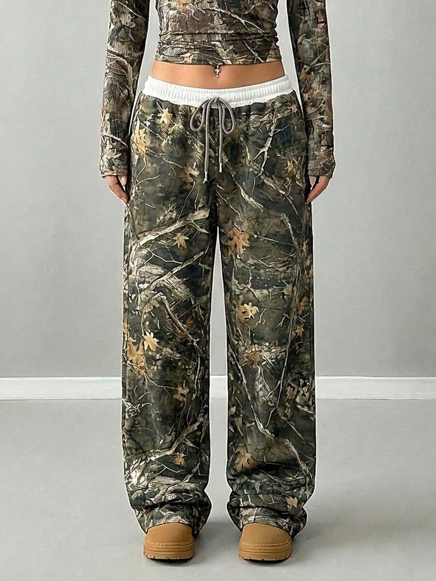 SRoinpar Women's Wide-Leg Camouflage Pants With Maple Leaf Print - Streetwear Casual Style Elastic Waistband Drawstringfor Daily Casual Loose Versatile