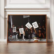 1 pezzo Stampa su tela senza cornice, foto di festa di moda vintage anni '90, cartellone stile retro nightclub con giudice che tiene in mano il cartellino del punteggio 10, decorazione da parete per bar e camera da letto, regalo di compleanno e inaugurazione casa per gli amanti della moda vintage - A - Visualizzare 9