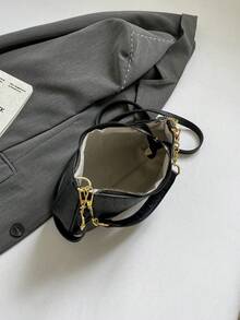 2024 New Elegant Women's Crossbody Bag, Minimalist Chic Shoulder Bag, Versatile Commuter Bag, Unique Design Small Purse - Black - View 4