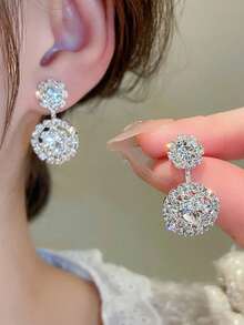 1对女士银色优雅镂空花朵铜爪链耳环，适合新娘婚礼佩戴 - 銀色 - 查看 2