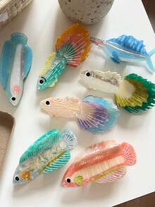 2026 Nuevos Clips de Cabello de Acetato con Diseño de Pez Pavo Real y Pez Dragón Plateado, Pinzas de Cabello de Alta Gama para Peinado de Moño, Clips de Cabello de la Serie Oceánica, Clips de Cabello de Acetato de unicolor y Gelatina, Pinzas de Cabello Grandes y Simples, Clips de Cabello de Acetato con Diseño de Pez Dorado, Pinzas de Cabello Elegantes de Alta Gama para Peinado de Moño, Accesorios de Moda para el Cabello - Multicolor - Ver 2