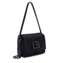 The Bimba Shoulder Bag Filled With Down And Featuring A Chain Strap Can Be Used As A Shoulder Bag Or Underarm Bag. - C - 查看 1