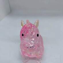 Unicorn Squishy Toy: It Has A Soft And Chewy Maltose Texture, And It's Super Relaxing To Squeeze. When You're Slacking Off At Work Or Tired From Studying, Squeeze It A Couple Of Times To Relieve Stress And Add Fun. Its Exquisite And Compact Design Makes It Suitable As A Decoration Or For Personal Use, Or As A Gift For Friends - 隨機顏色 - 查看 9