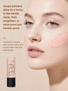 NARS Soft Matte Complete 遮瑕粉底液 #Oslo Light 1（極白皙、冷調）45ml/1.5oz | 全遮瑕霧面妝效 | 長效持久 | 抗脫妝 | 控油 | 輕盈 | 均勻膚色 | 適合油性與混合肌 - Oslo (Light 1) - 45ml - 查看 3