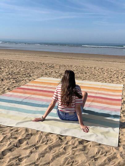 1pc New Outdoor Waterproof Anti-Sand Digital Printed Picnic Mat/Beach Towel, Fashionable And Fresh Pattern, Suitable For Camping And Picnics