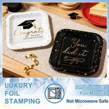 10 peças/20 peças/40 peças Conjunto de Pratos Decorativos para Festa de Formatura 2026, Pratos de Papel Quadrados de 7 Polegadas com Folha de Ouro, Padrão de Capelo e Diploma, Conjunto de Utensílios de Mesa para Cerimônia de Formatura 2026, Preto/Branco Opcional, Turma de 2026 - Visão 2