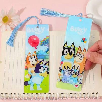 Bluey 1 chiếc đánh dấu trang hoạt hình Brui mới năm 2026 bằng acrylic, in độ phân giải cao với màu sắc sống động, thiết kế hoạt hình đáng yêu và nhỏ gọn, vừa dễ thương vừa thẩm mỹ. Kết hợp thiết kế trang nhã và chức năng thiết thực, nổi bật khi được đặt giữa các trang sách.