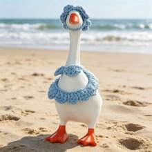 Desktop Goose Summer Outfit Creative Mini Goose Statue Crochet Bikini With Hat For Home Office Decor - azul - Ver 1