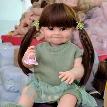 1件 55cm 微笑重生娃娃，栩栩如生且可愛，可水洗，重生娃娃，精緻節日禮物，角色扮演玩具（不含娃娃） - 綠色 - 查看 1