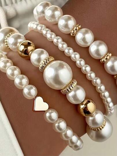 4 יחידות סט צמידי אלסטיים עם חרוזים פנינים מלאכותיות CCB לנשים בסגנון וינטג' מינימליסטי אלגנטי עם אלמנט לב, מתאים ללבישה יומיומית, חופשה, מסיבות, חתונות ומתנות לחג, עיצוב ניתן לערום