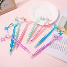 Bộ 6 bút bi gel lấp lấp lánh hình đuôi nàng tiên cá, kèm mặt dây chuyền hình sao biển, thân bút hình bầu dục bằng nhựa, nắp bấm, ngòi cỡ trung bình, mực đen 0.5mm, thích hợp cho người lớn. - Bút nàng tiên cá - Xem 3