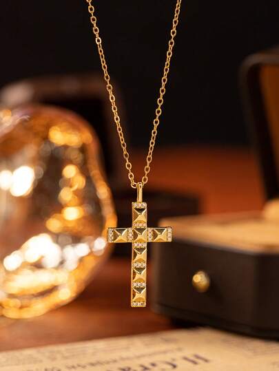 1pc Luxury Women's Necklace With Smooth Cubic Zirconia Cross Pendant, Stainless Steel Chain Suitable For Daily Wear, Gift For Friends (Note: Due To Different Production Batches, There May Be Some Color Differences; In Addition, Due To The Influence Of Lighting And Shooting Angles, The Actual Product May Have Slight Color Differences From The Picture.)