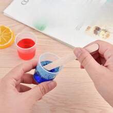 30毫升/1盎司塑料量杯，透明刻度杯，5/10/20个装透明环氧树脂混合杯，配5/10/20根木制搅拌棒，用于树脂、环氧树脂、染色剂、油漆混合（5+5、10+10、20+20） - 數量 - 查看 6