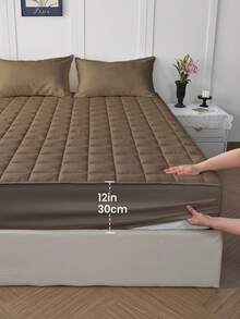 1 pieza Sábana ajustable acolchada impermeable y cómoda, ropa de cama, sábana ajustable, cubierta de colchón, suave y acogedora, protector de colchón hipoalergénico, apto para camas Queen, King, Twin, colchoneta suave y a prueba de polvo, lavable a máquina - Marrón - Ver 5