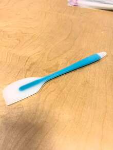 5件套优质硅胶铲套装 - 1个蓝色、1个粉色、1个紫色、1个浅粉色、1个深粉色 - 不粘锅，耐热，适用于烹饪和烘焙，通过FDA认证，可用洗碗机清洗 - 适合家庭厨师和烘焙爱好者 - 日常使用和送礼皆宜 - 彩色 - 查看 12