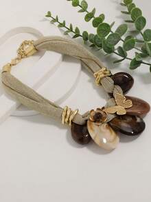 Kalung Liontin Resin Gaya Boho yang Berlebihan, Kalung Rantai Tebal Nuansa Liburan, Aksesori Elegan dengan Warna Alami. - Unta - View 8