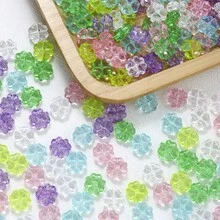 100颗3D亚克力迷你绿白三叶草珠，尺寸1.0*1.0厘米，适合制作幸运手链、工艺品、花朵项链、耳环和其他DIY珠宝配件 - 彩色 - 查看 3