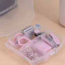 一套迷你办公用品 - 包括订书机、剪刀、起钉器、订书钉、胶带座、卷笔刀、回形针 - 小巧便携，适合圣诞节、春节、教师节、万圣节、复活节、国庆节、儿童节、生日、旅行纪念品、毕业典礼、聚会、送给年轻人、情侣、同事、朋友、孩子、同学、导师等。 - 訂書機套裝 - 查看 8