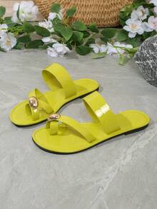 1雙公主風夏季時尚優雅舒適百搭亮面漆皮女款夾腳涼鞋，可搭配任何穿搭 - 青檸色 - 查看 11