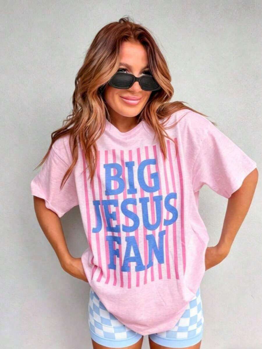 Camiseta con Estampado de Gran Figura de Jesús - Corte Holgado - Estilo Relajado y Cómodo - Rosa - Ver 1