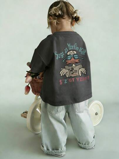 Camiseta de manga corta casual con estampado de pato de dibujos animados y letras para niña pequeña, camiseta holgada de verano para niñas pequeñas