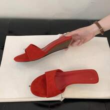 Elegant Faux Suede Wedge Slides Women Summer Platform Mules Sandals  Open Toe Beach Wear Casual Street Style Footwear Fashionable High Heel Sandals Stylish Minimalist Aesthetic Slip On Shoes Lightweight Non Slip Sole Daily Comfort Walking Sandals  Summer Street Wear Essential Chic Minimalist Style Summer Outfit Accessory Versatile Footwear For Pool Party Beachside Vacation Essential Comfortable Platform Mules For All Day Wear Soft Supportive Design Fashion Forward Statement Shoes  Summer Essentials For Women Comfortable High Wedge Sandals Effortless Style Easy To Slip On Casual Daily Sandals Fashionable Summer Beach Must Have Footwear  Minimalist Design Aesthetic Wedge Sandals Comfortable Casual Slides For Women  Summer Fashion Sandals Stylish Wedge Slides For Daily Casual Wear - 紅色 - 查看 2
