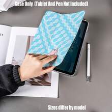 亚克力Y型折叠高透明平板电脑保护套。冰蓝色网格粉色兔子游泳图案Y型折叠高透明亚克力版。乳蓝色像素网格粉色兔子游泳图案Y型折叠高透明亚克力保护套。 - 彩色 - 查看 3