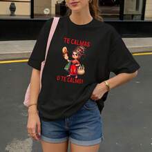 Camiseta Negra con Estampado de Mujer Tradicional y Texto Te Calmas O Te Calmo para Uso Diario - Negro - Ver 3