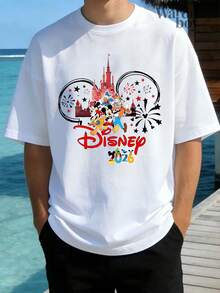 A Disney-Licensed Cartoon Short-Sleeve T-Shirt Featuring The Mickey Mouse Family And Disney Castle Fireworks Pattern, Perfect For Family Trips And Vacations. This Is A New Short-Sleeve T-Shirt For 2026, An Ideal Choice For Father's Day, Suitable For Both Men And Women. Made Of High-Quality Pure Cotton, Comfortable And Breathable. Exquisitely Designed, A Top Choice For A Gift. - 男人 - 查看 2