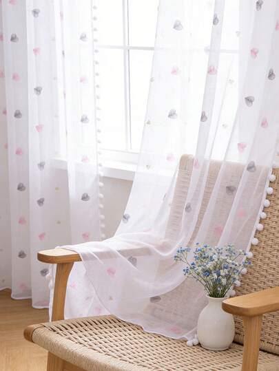 Weiße transparente Gardine mit Quasten-Dekor, Polyester-Sichtschutzvorhang, Spitzen-Transparentvorhang, leicht transparent, aus hochwertigem Gewebe gefertigt, dekoriert mit herzförmiger Stickerei und feinen Quasten an beiden Seiten. Der gesamte Vorhang ist an einem einzigen Band angebracht und hat ein modernes wellenförmiges Faltendesign für gleichmäßige und schöne Falten. Geeignet für Wohnzimmer, Schlafzimmer, Büro, Küche, Balkon, Garten, dekorative Trennwand, Geburtstags- oder Abschlussgeschenk