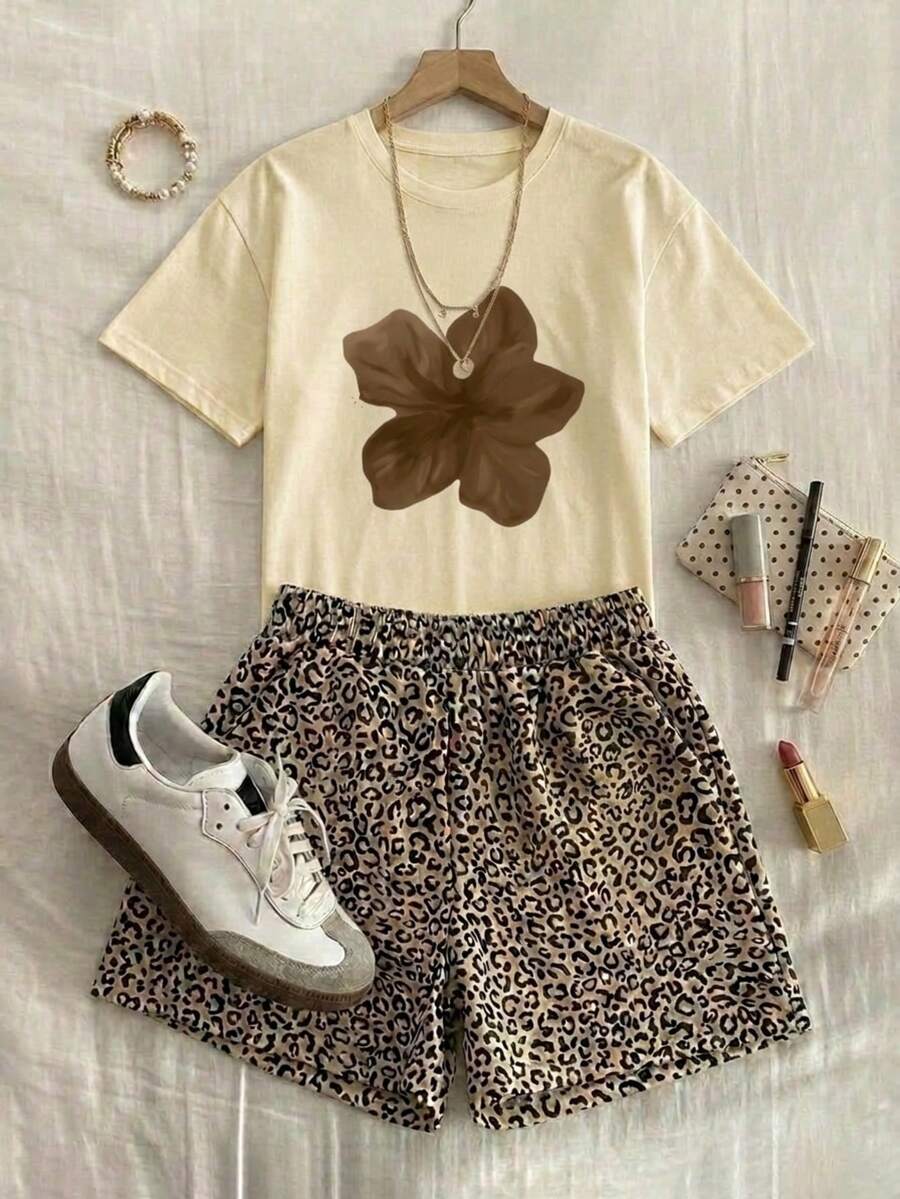 2 piezas Conjunto de top de manga corta con estampado FLOR y short animal print estampado animal para mujer- Traje de verano de dos piezas para mujer para vacaciones en la playa - Beis - Ver 1