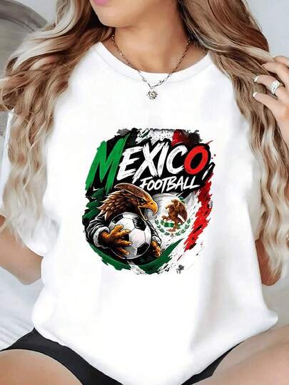 100% Cotton Águila mexicana sosteniendo balón con fuerza y fondo tricolor que simboliza orgullo nacional y pasión futbolera camiseta de mujer 100% algodón cómoda y vibrante para fanáticas del deporte