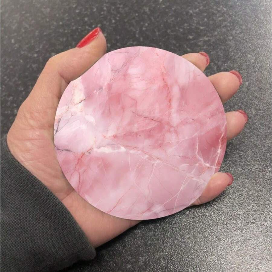 1个2D平面精美玫瑰石英粉色大理石纹理圆形亚克力杯垫,适用于饮料、茶、咖啡、礼品,大理石、水彩、玛瑙、玉石绘画风格 - 玫紅色 - 查看 1