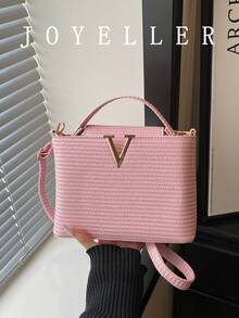 一款精致、高端、简约风格的奢华时尚小号女士单肩包，将于 2026 年发布。它采用独特的设计，并且是限量版。 - 粉色 - 查看 2