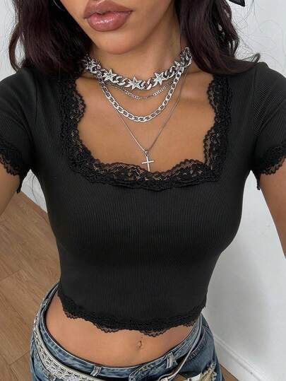 Damen Schwarzes Spitzenbesatz Figurbetontes Kurzes Kurzarm Top, geeignet für Casual Alltag und Outdoor Tragen (JH26230) Sommer