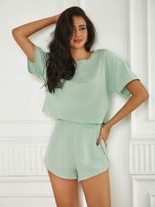 Conjuntos de pijama informales de punto para mujer, paquete de 2, con blusas de rayas de manga corta y pantalones cortos con aberturas laterales, cómodos conjuntos de pijama para las cuatro estaciones, para relajarse y dormir en casa. - Verde - Ver 12