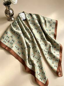 绿色字母印花缎面围巾，优雅时尚的女士办公服饰 - 綠色 - 查看 7