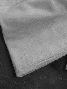 Conjunto Casual Solto Minimalista Jovem Americano com Estampa Floral, Camiseta de Manga Curta Oversized + Calça de Moletom Perna Reta em Duas Peças, Branco e Cinza - Cinza Claro - Visão 5